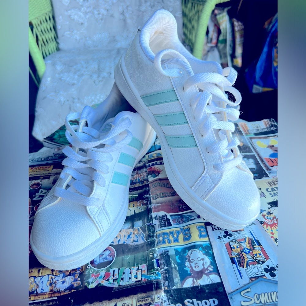 Size 6 Mint Green Stripe Adidas genuine leather Shell-toes w/ Cloud support.
